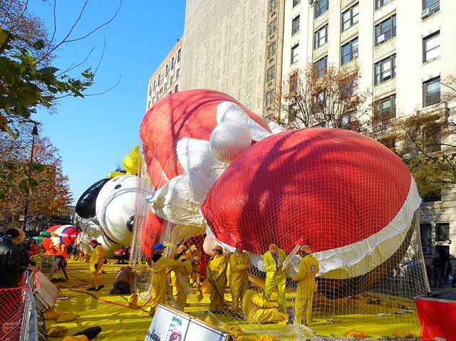 Macy's Thanksgiving Parade Balloon Inflation (14)