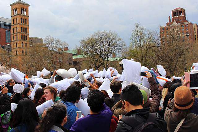 Pillow Fight Day NYC (11)