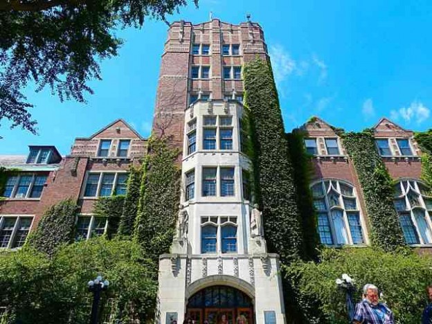 Petite New Yorkアナーバーにある美しいミシガン大学 University of Michigan