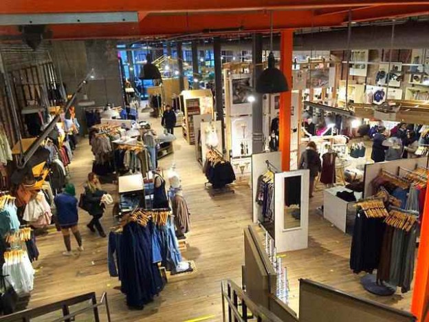 アーバンアウトフィッターズ Urban Outfitters クールでおしゃれなセレクトショップ - Petite New York