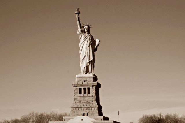 statue-of-liberty-sepia