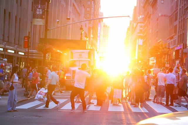 夕陽ページ NYで最も美しい夕日「マンハッタンヘンジ」は年2回だけ、5月と7