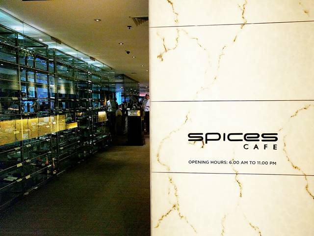 シンガポールのローカル料理ランチビュッフェ コンコルドホテルのレストラン スパイス カフェ Petite New York