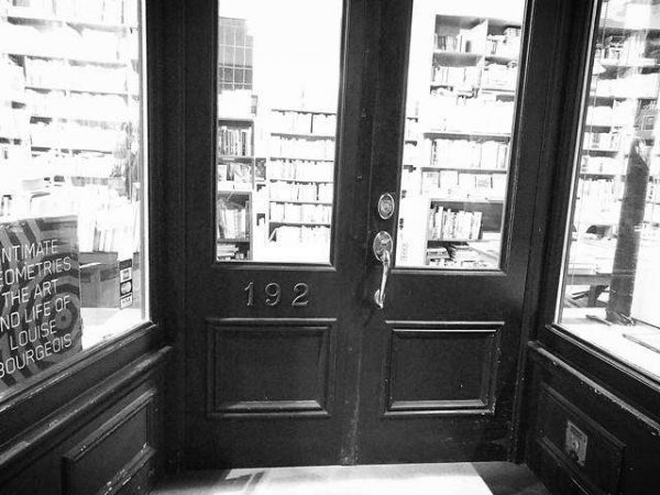 チェルシーギャラリー近くの個性派アートブックストア 192 Books - Petite New York
