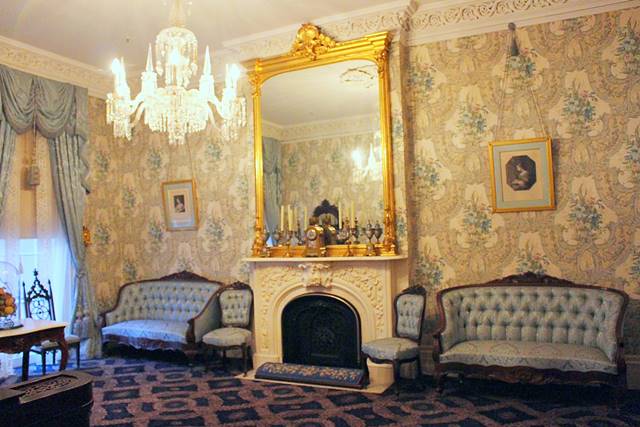 ニューヨーク 美しいブラウンストーンの元大統領の家を見学 セオドア ルーズベルトの生家 Petite New York
