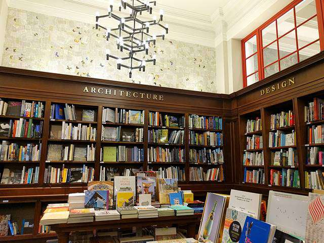 ニューヨークの豪華な独立系本屋さん Rizzoli Bookstore - Petite New York