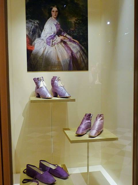 Bata Shoe Museum (2)