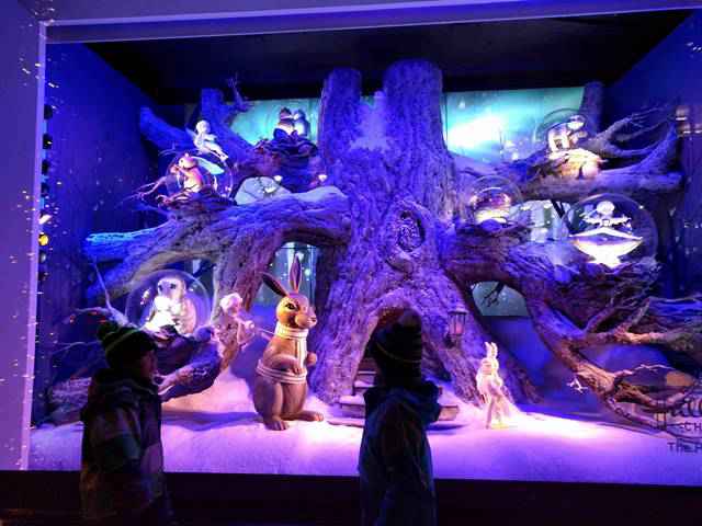 Lord & Taylor Holiday Window (11)