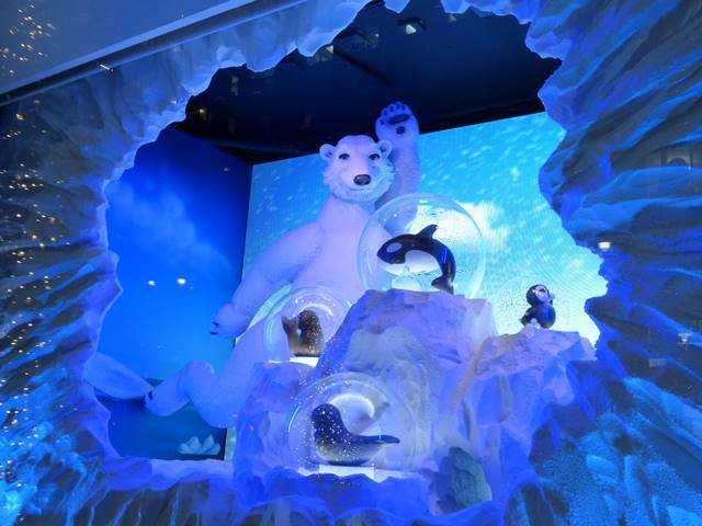 Lord & Taylor Holiday Window (15)