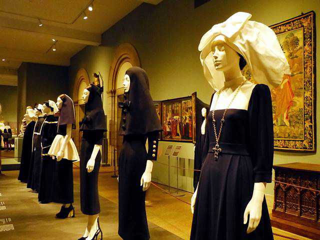 MET Catholic Fashion (8)