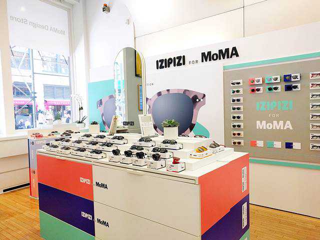 MoMA Design Store (19)