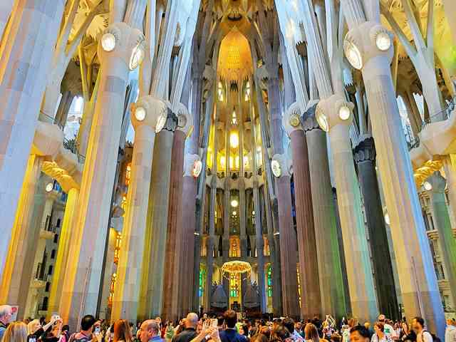Sagrada Familia Barcelona Spain (4)