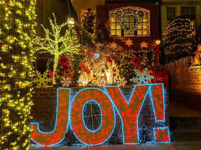Dyker Heights Brooklyn NY Christmas Lights (9)