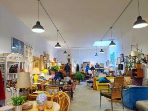 ブルックリンのお洒落なヴィンテージ家具屋さん Dobbin Street Vintage Co-op Brooklyn NY - Petite