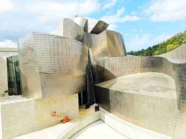 Guggenheim Museum Bilbao Spain (2)