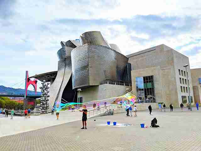Guggenheim Museum Bilbao Spain (3)