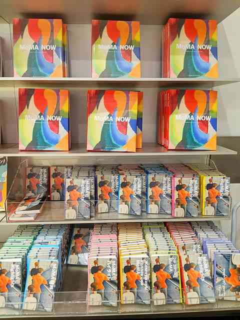 MOMA Museum Store (16)