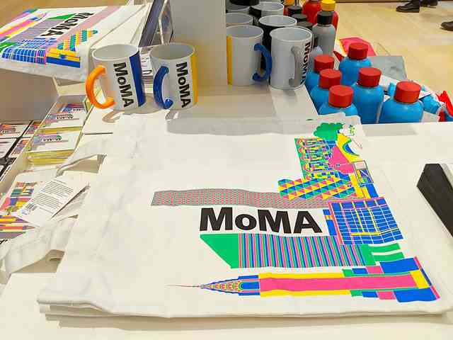 MOMA Museum Store (18)
