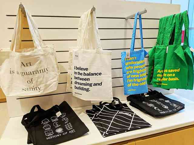 MOMA Museum Store (2)