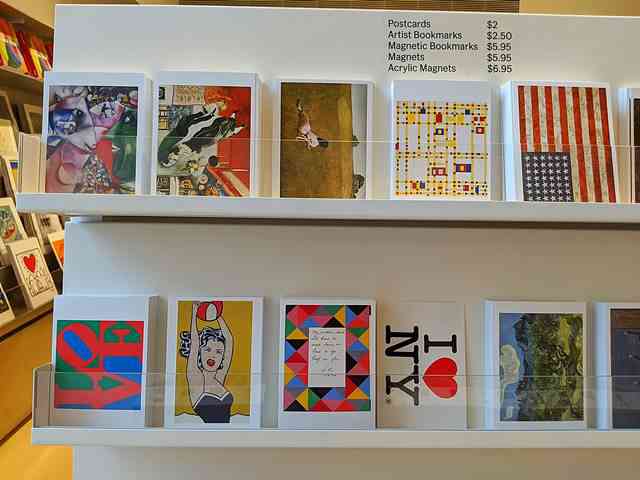 MOMA Museum Store (3)