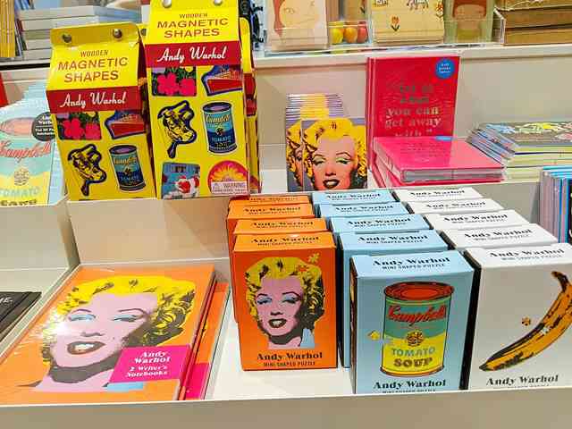 MOMA Museum Store (8)