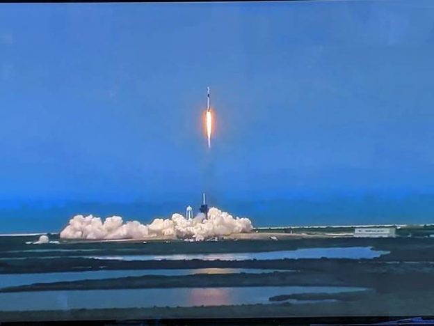 Petite New YorkSpaceX 初の有人ロケット打ち上げ成功！クルードラゴン NASAの宇宙飛行士 国際宇宙ステーションへ無事到着