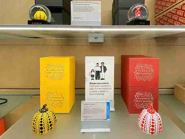 MOMA Museum Store (24)