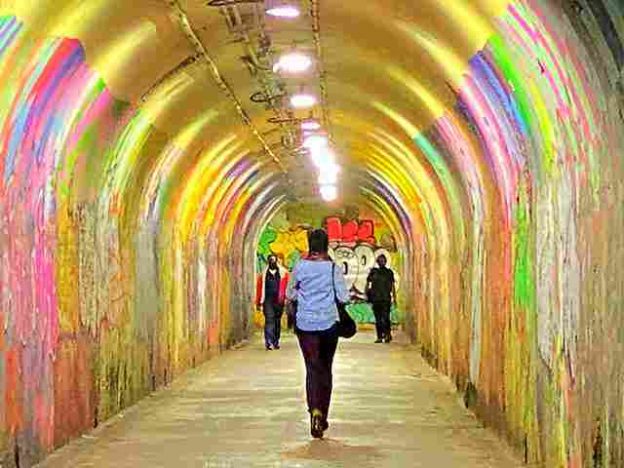 とっても長いアートなトンネルストリート ニューヨーク最深の地下鉄駅 191 Street Station 迫力の壁画 グラフィティ Petite New York