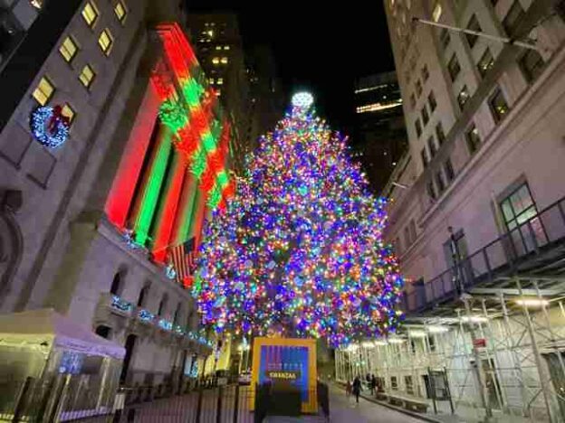 ニューヨーク ダウンタウン金融街の伝統のクリスマスツリー ニューヨーク証券取引所 Nyse 周辺のホリデーデコレーション Petite New York