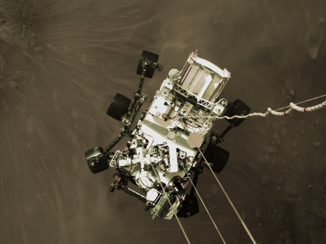 nasa-perseverance-mars-landing-photo