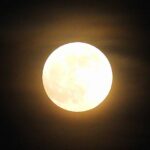 アメリカ 今夜は皆既月食！5月の満月 フラワームーンが赤く輝きます