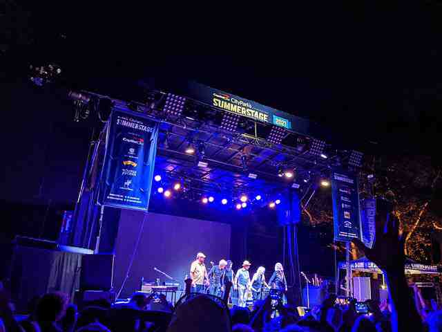 パティスミス Patti Smith ニューヨーク セントラルパークでコンサート！詩人なパンクロックの女王 サマーステージに登場
