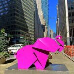 カラフル可愛い折り紙アート 動物の彫刻がブロードウェイ沿い ニューヨーク ガーメントディストリクトに登場！
