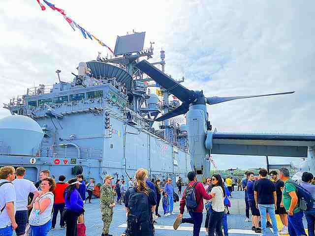 巨大アメリカ海軍船 USS Bataan 船内ツアー！ニューヨークフリート