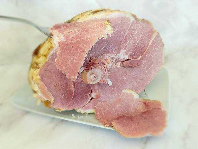 アップルサイダーをかけたクリスマスハムのレシピ