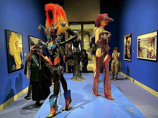 ニューヨークでティエリー・ミュグレー特別展 幻想的で煌びやかな