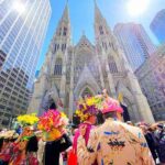 ニューヨーク イースターパレード 2023！春爛漫 青空の下 美しい帽子姿の人々が五番街に大集合