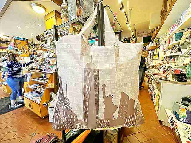 雑貨店 ニューヨーク イーストビレッジの雑貨屋さん Exit9 Gift