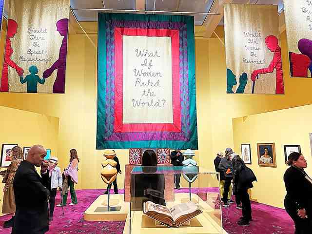 ニューミュージアム ジュディシカゴ特別展！フェミニストアートで有名