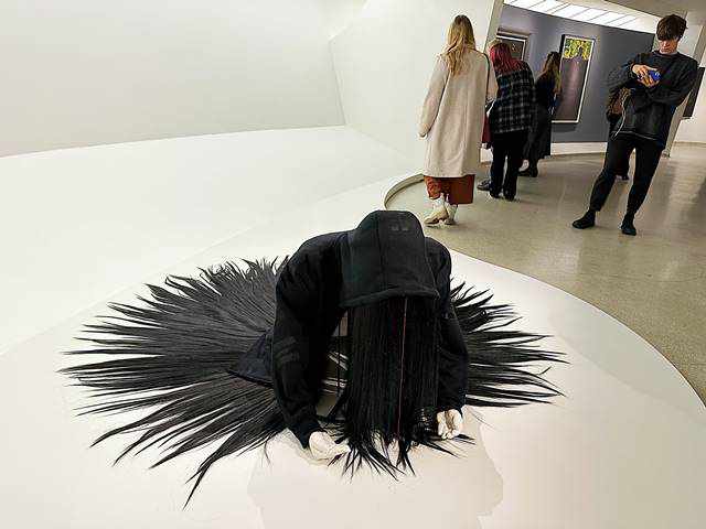 グッゲンハイム美術館 見えるか見えないかの瀬戸際 フィギュアアートの