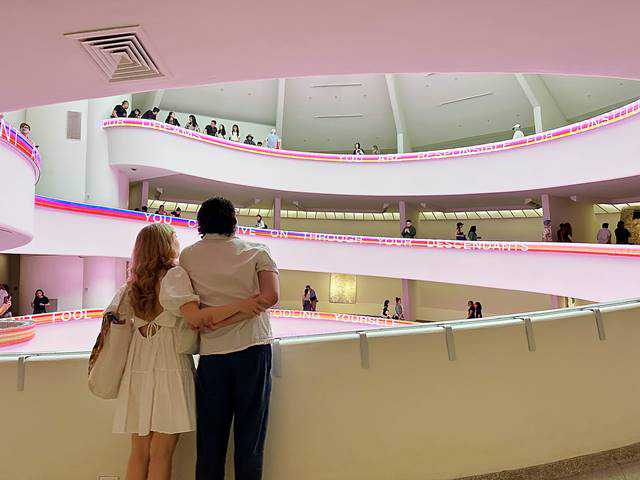 グッゲンハイム美術館 カラフルに変身！言葉アートの特別展