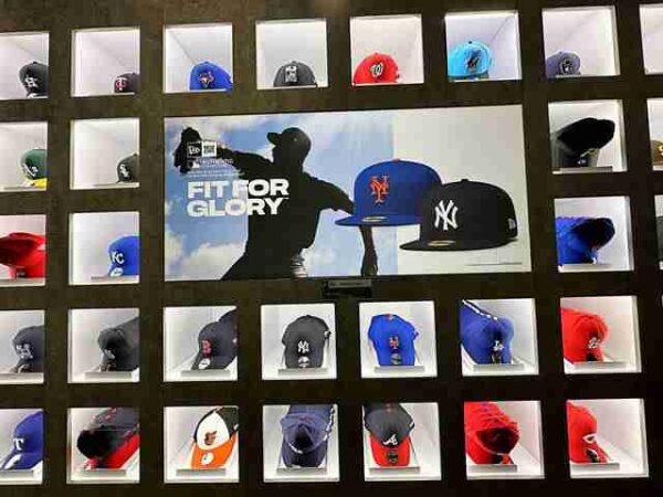 MLBストア ニューヨークでメジャーリーグ野球グッズのお土産探し フラッグシップ店 へ! - Petite New York