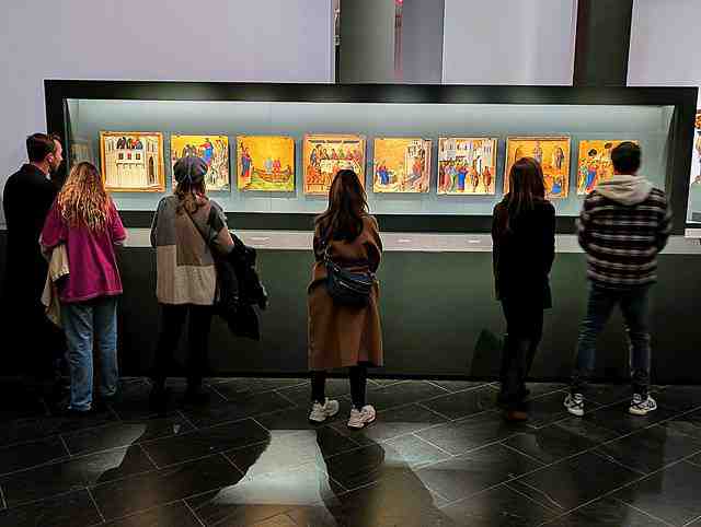メトロポリタン美術館 シエナ派の荘厳な特別展 ドゥッチョ シモーネ