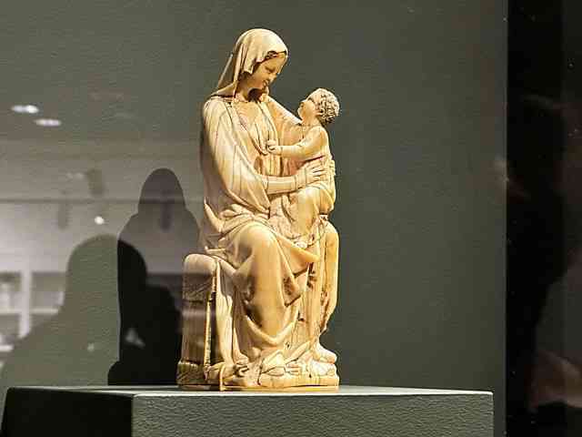 メトロポリタン美術館 シエナ派の荘厳な特別展 ドゥッチョ