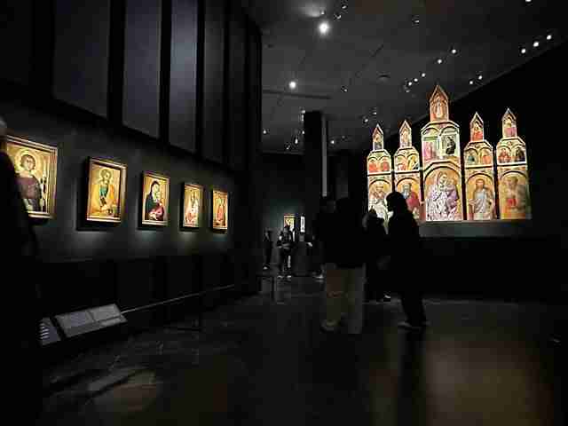 メトロポリタン美術館 シエナ派の荘厳な特別展 ドゥッチョ シモーネ