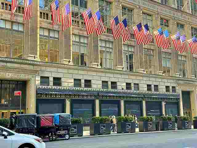 残念！サックスフィフスアベニュー ニューヨーク 人気のホリデー