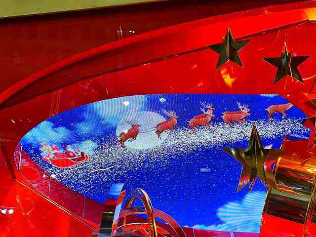 ニューヨークの豪華クリスマスウィンドウ！楽しいサンタクロース