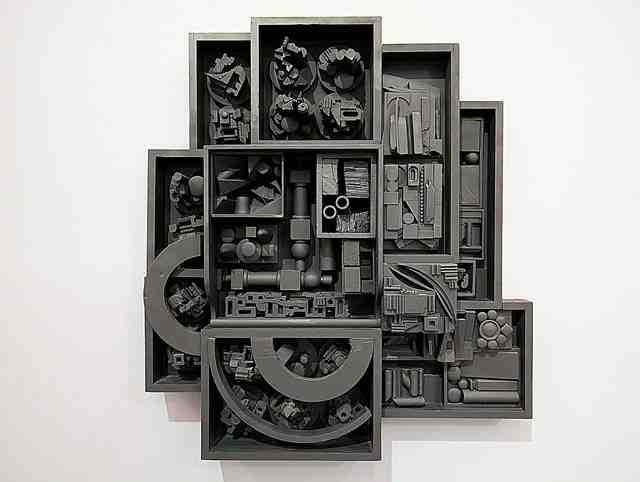 ニューヨークのお洒落ギャラリーでルイーズ・ネヴェルソン特別展