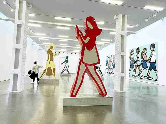Lisson Gallery ニューヨーク チェルシーにジュリアン・オピーの
