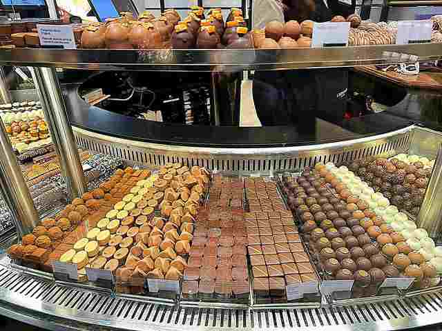 スイスの美味しいチョコレート屋さん レダラッハ Läderach